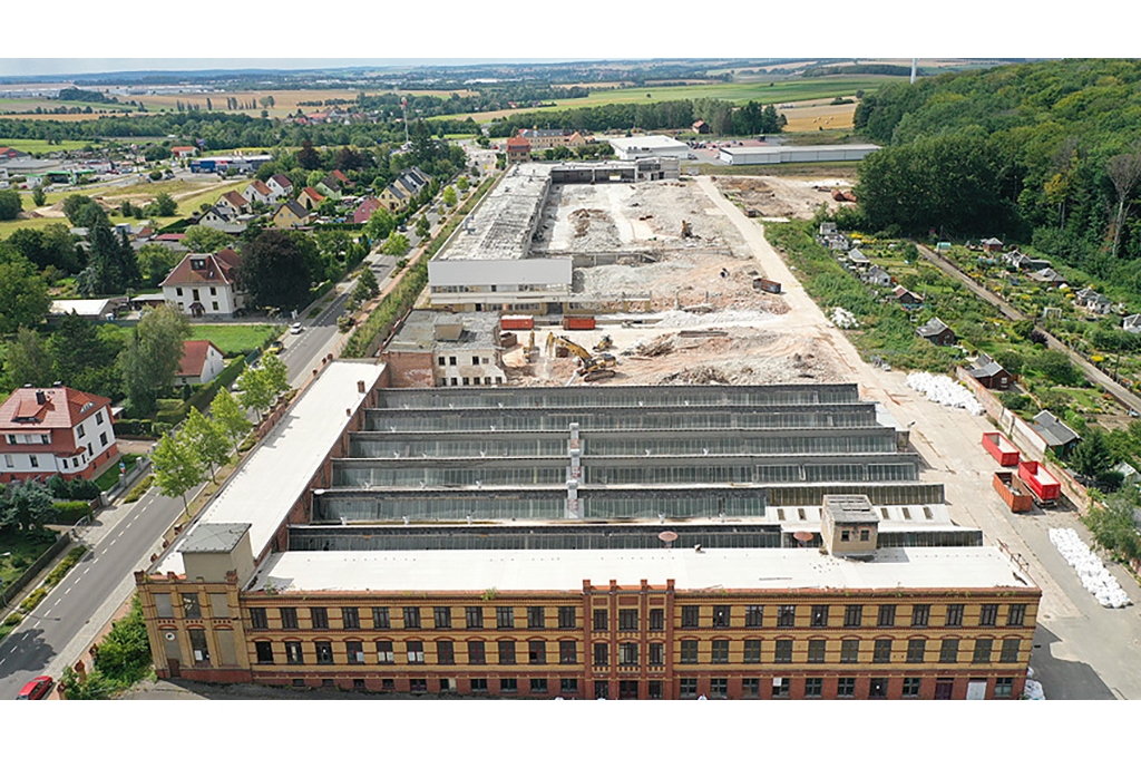 Industriebrache ehem. Segeltuchfabrik / Technische Textilien: Produktionshalle fast komplett abgebrochen
